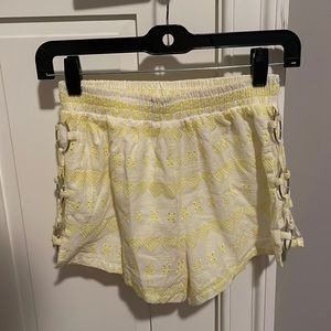 Yellow and white flowy shorts!